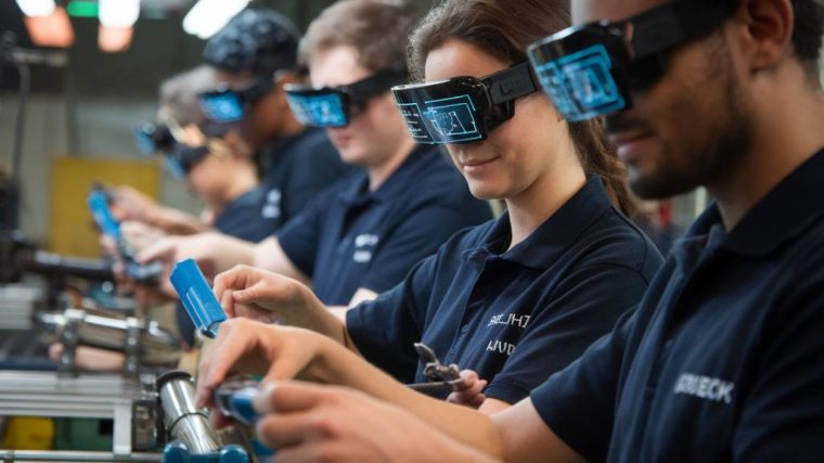 La réalité augmentée au service de l’industrie : révolutionner la formation et la production en France.